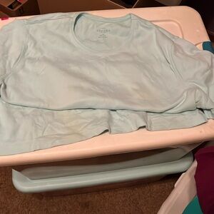 Women’s size 2x powder blue short sleeve shirt by Sonoma in great condition